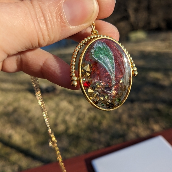 Red Spinner Necklace Sparkly Handmade Resin Jewels Jewelry Unique OOAK Fidget - Picture 14 of 14